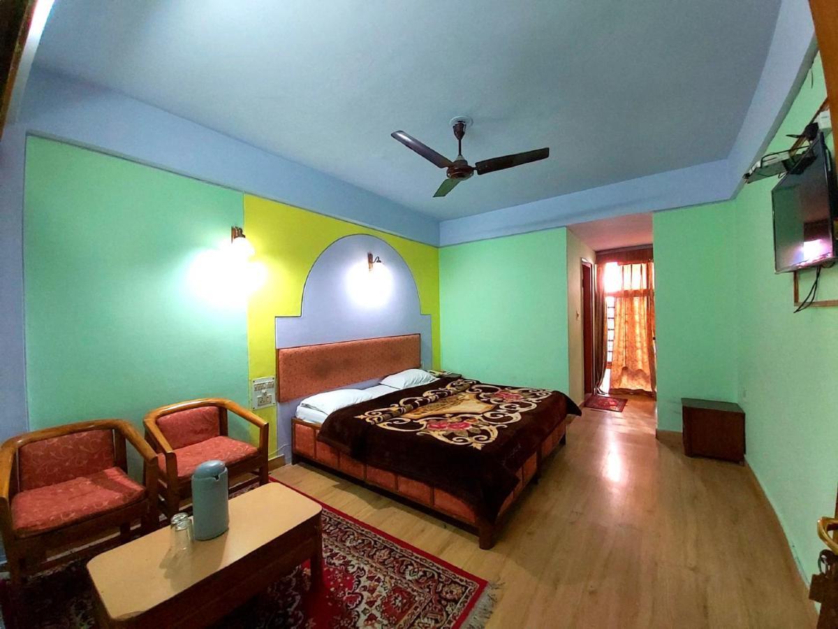 Hotel Radhe Continental Нейнитал Екстериор снимка